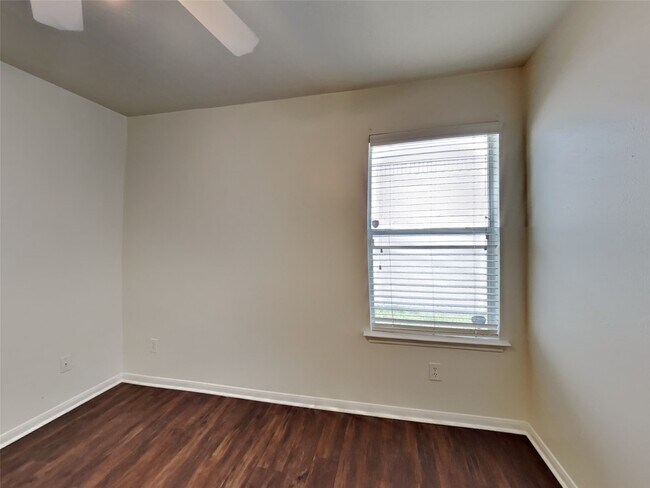 Building Photo - 30202 Deleon Fields Dr