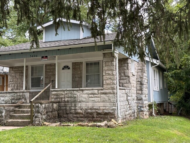 Primary Photo - 5400 Brooklyn Ave