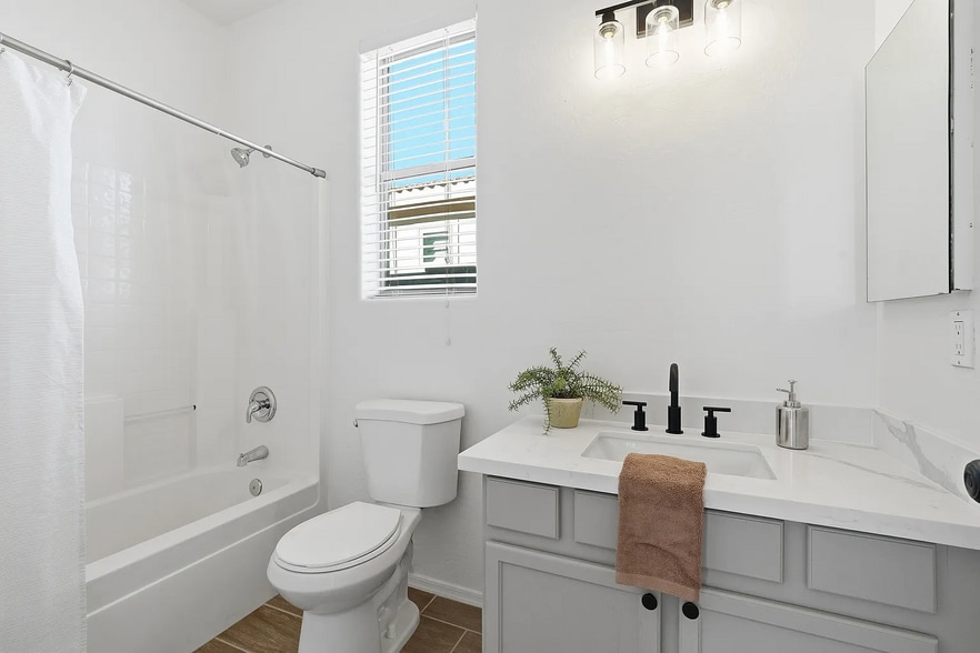 Building Photo - 5185 S Eileen Dr