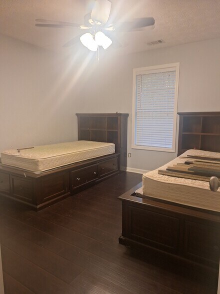 Building Photo - 1450 Scenic Brook Trl SW