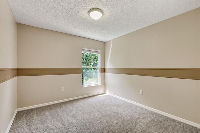 Building Photo - 2301 Paulette Dr