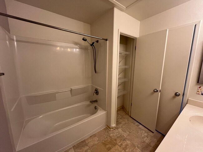 Building Photo - Havens of I'i Vistas (Mililani Mauka) - 3 bedroom, 2 bathroom, AC, 2 parking, upstairs corner unit