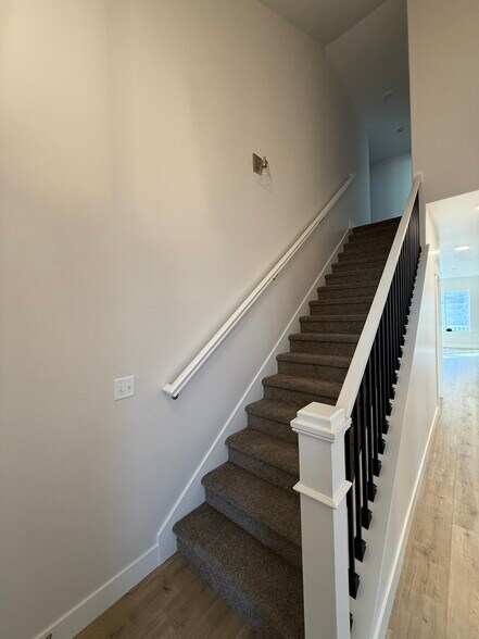 Building Photo - 4805 S Heartwood Rd