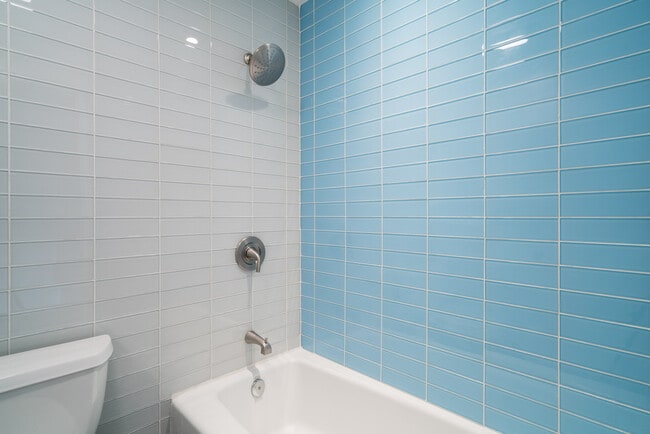 Building Photo - Beautiful Del Mar Condo  Beach Living in D...