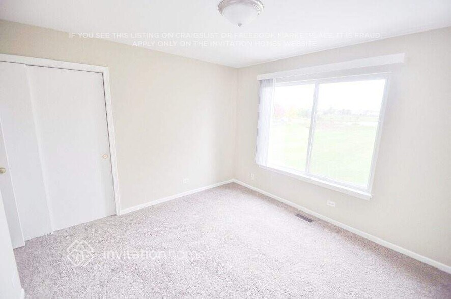 Building Photo - 25420 W Latham Ct