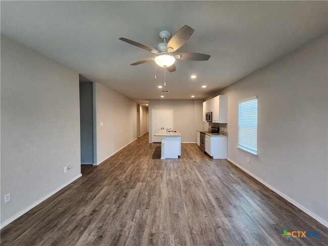 Building Photo - 621 Jennifer Cv