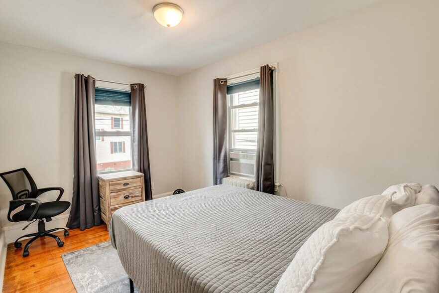 Building Photo - 278 High St