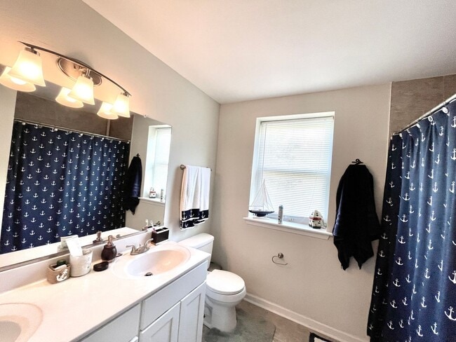 Building Photo - Rare, sought-after 5 bedroom home in Pembroke Meadows.