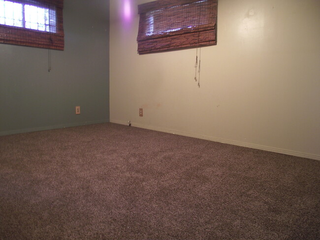 Building Photo - Northeast El Paso 3 Bed Refrig A/C