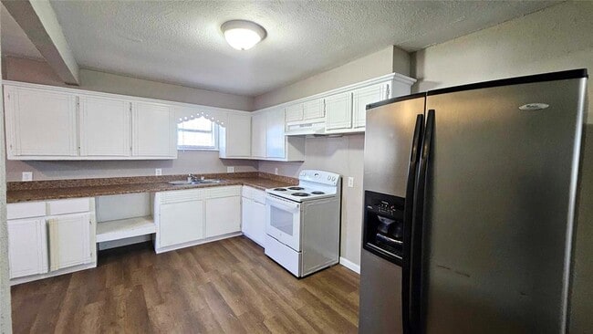 Building Photo - 1505 NE 29th St