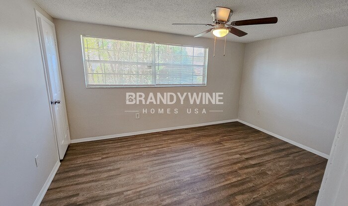 Building Photo - 6135 Seabreeze Dr