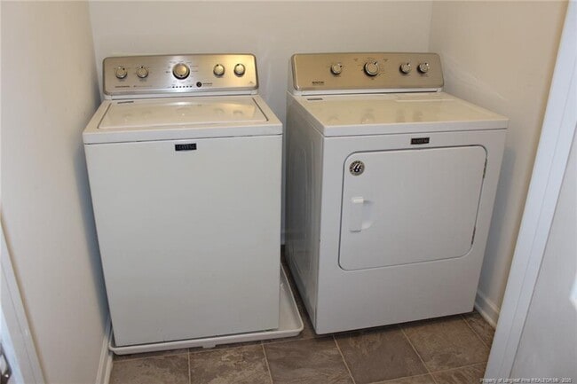 Building Photo - 2638 Middle Br Bnd