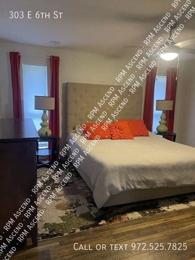 Building Photo - 303 E 6th St