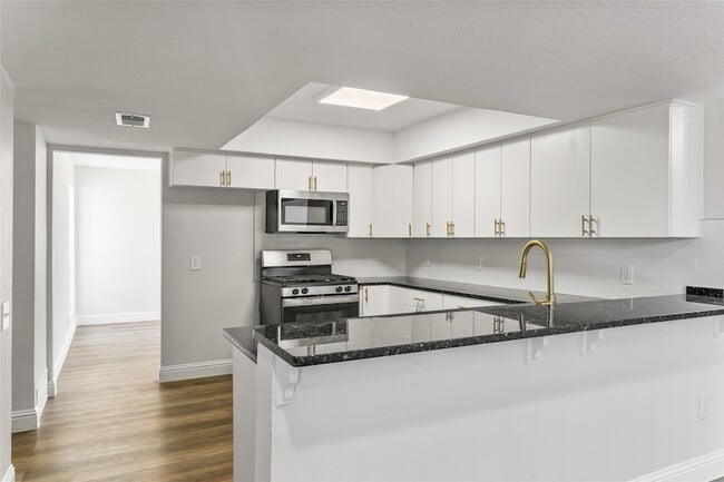 Building Photo - 3210 Coronado St