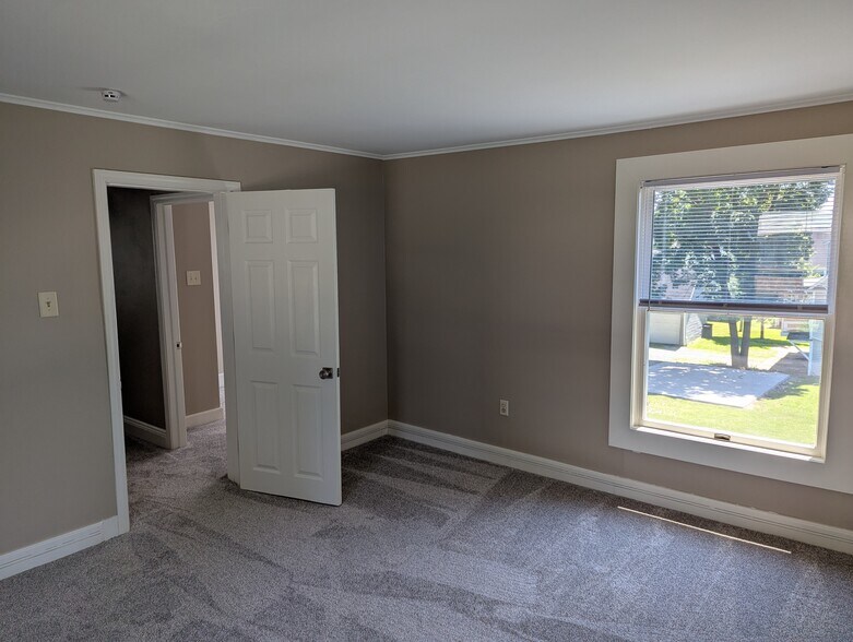 Master Bedroom - 321 Howard St