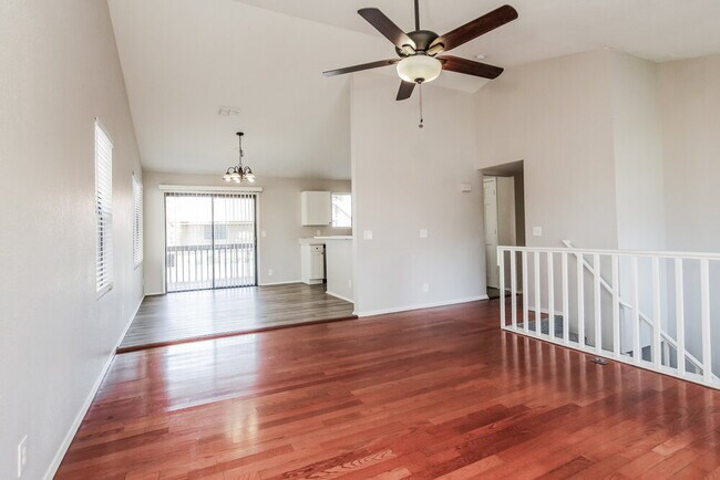 Building Photo - 1226 W Seashore Dr
