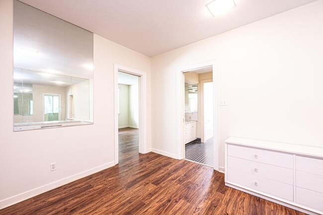 Building Photo - 153 Hillhaven Pl SE