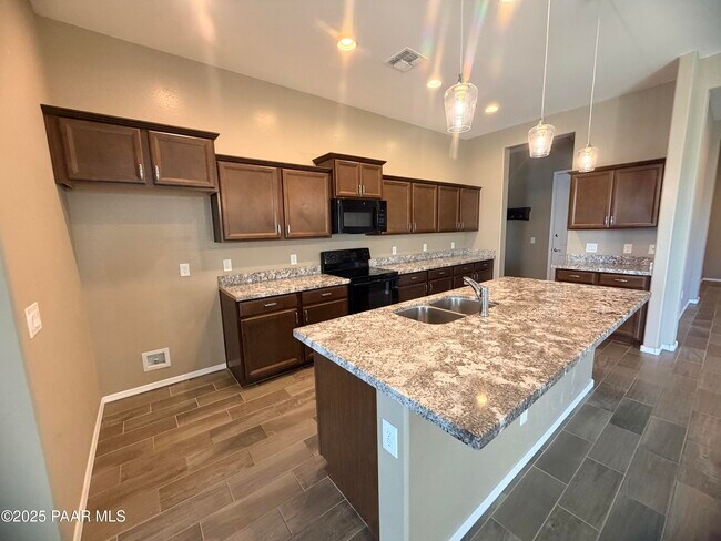 Building Photo - 12937 E Sandoval St