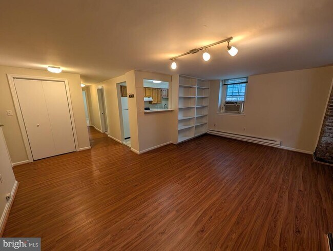 Building Photo - 1332 15th St NW