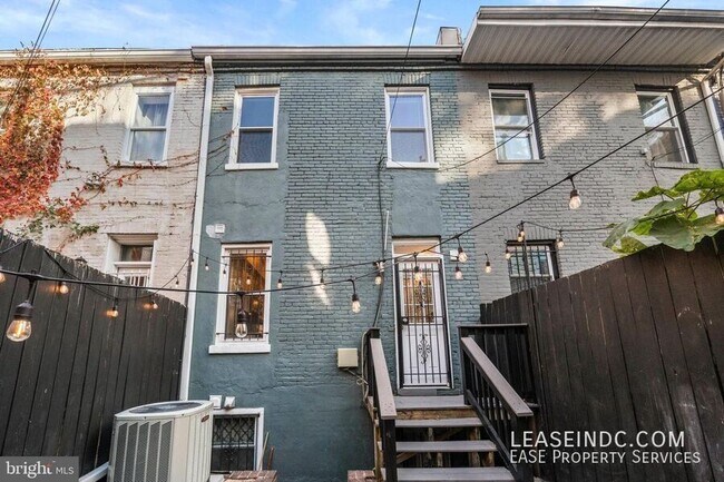 Building Photo - 1608 4th St NW