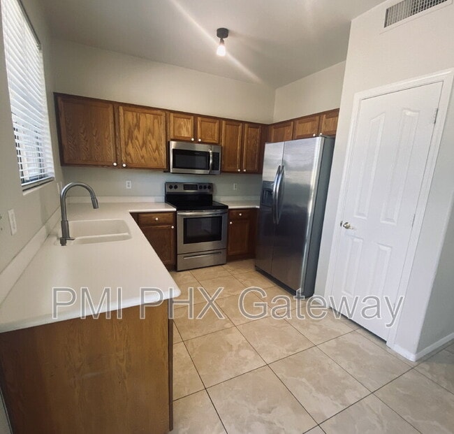 Building Photo - 3726 E Bruce Ct