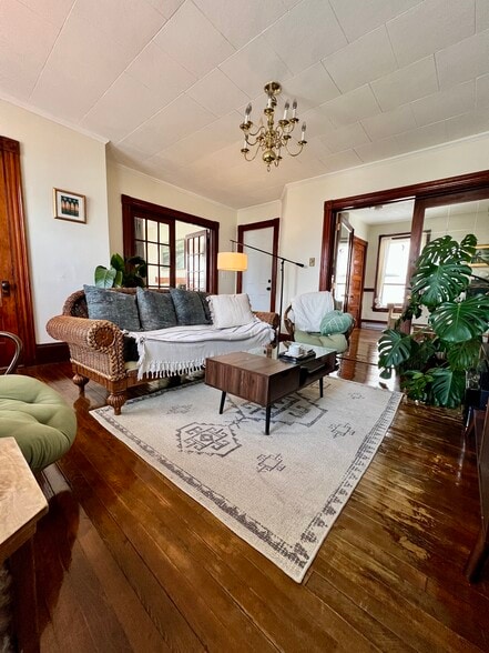 Building Photo - 94 Graham St