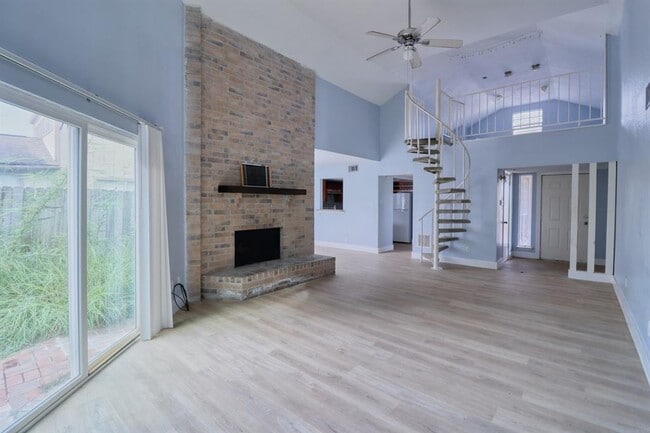 Building Photo - 6911 Pouter Dr