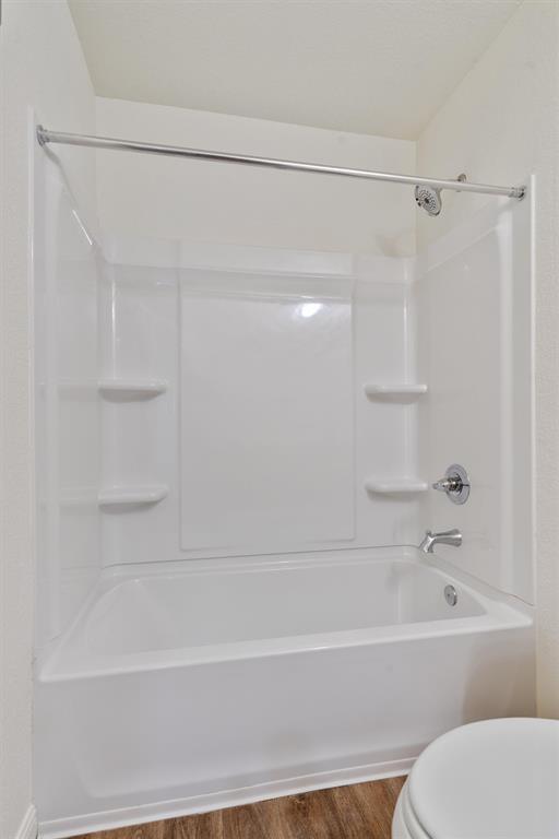 Building Photo - 2002 W 2nd St