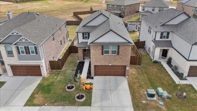 Building Photo - 4531 Avellino Dr