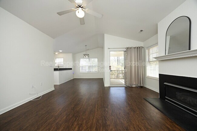 Building Photo - 521 Renshaw Ct