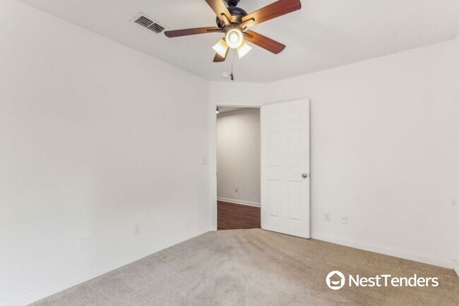 Building Photo - Great Amelia Island Location!