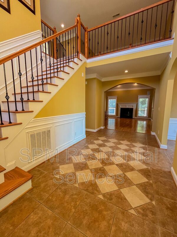 Building Photo - 726 Wine Cellar Cir