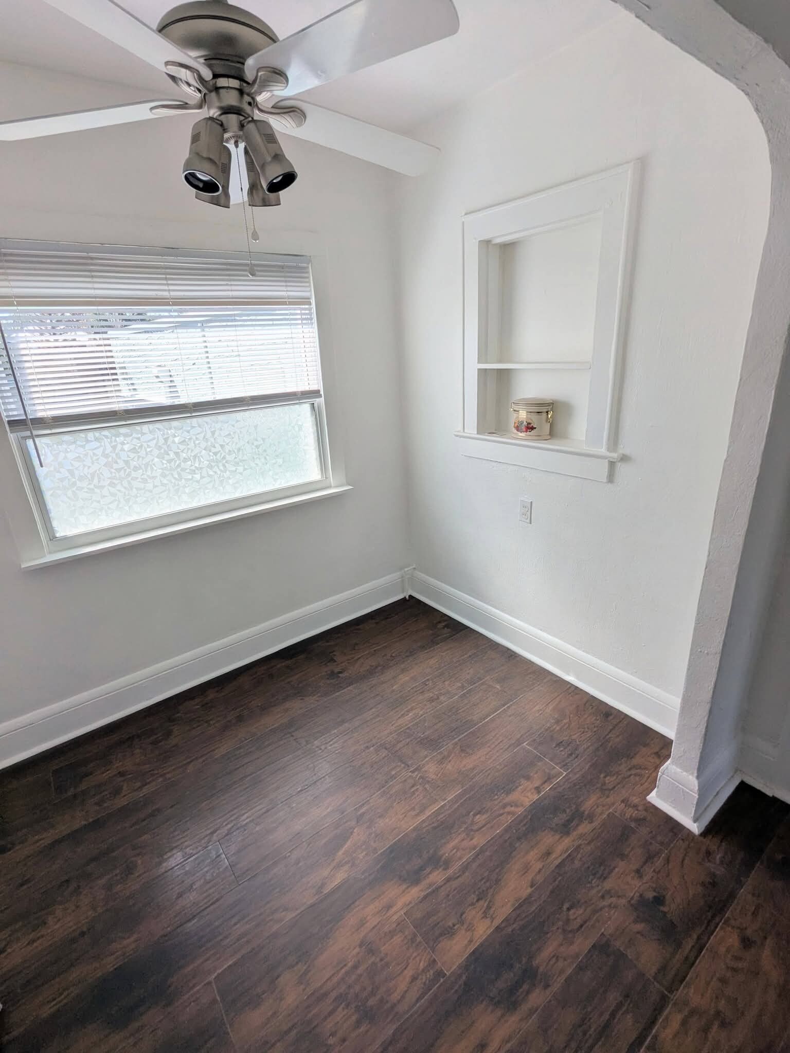 Building Photo - 209 10th St