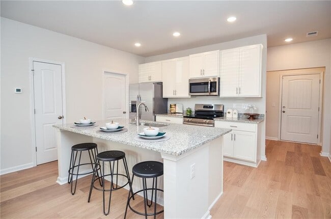 Building Photo - 4551 High Rdg Ct