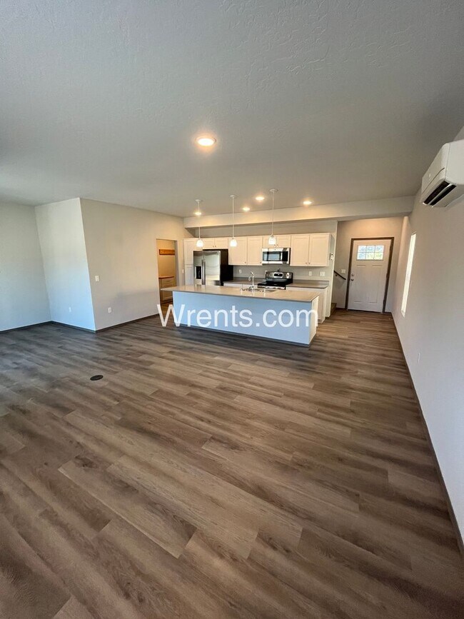 Building Photo - 1312-1314 E Farwell