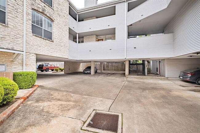 Building Photo - 2520 Quarry Rd