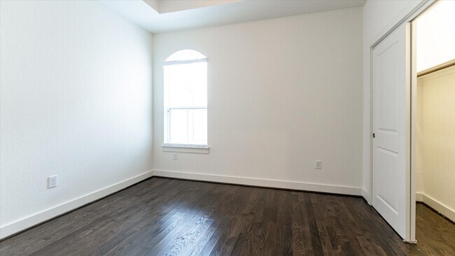 Building Photo - 2730 Freund St