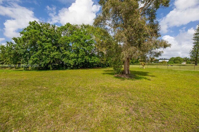 Building Photo - 17101 SW 48th St