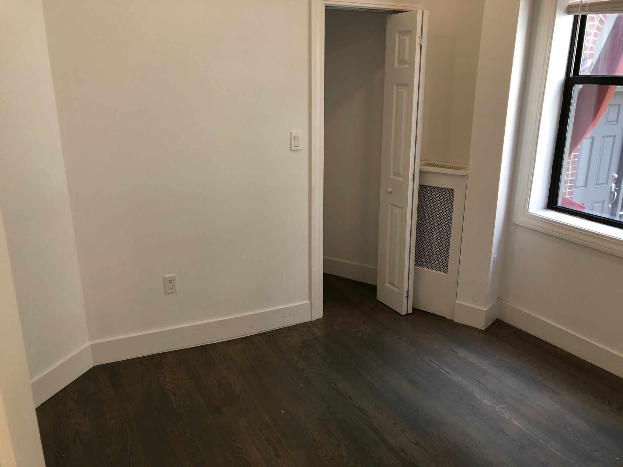 Building Photo - 22 Phillips St