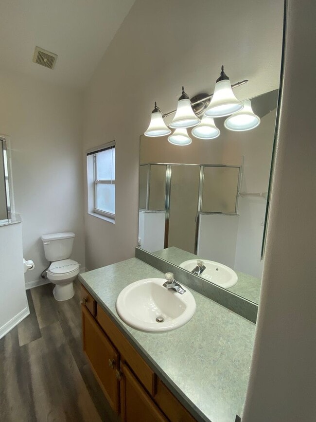 Building Photo - House for rent