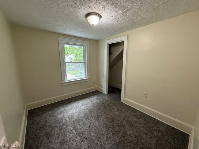 Building Photo - 404 Noah Ave