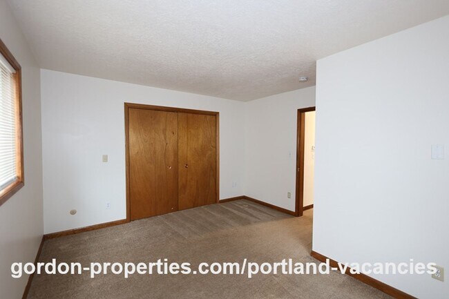 Building Photo - NE 94th Ave - Vintage Montavilla 2 bedroom house