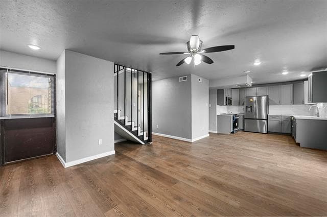 Building Photo - 10430 Las Brisas Dr