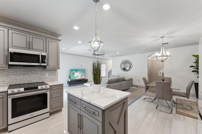 Building Photo - 522 Lucky Ln