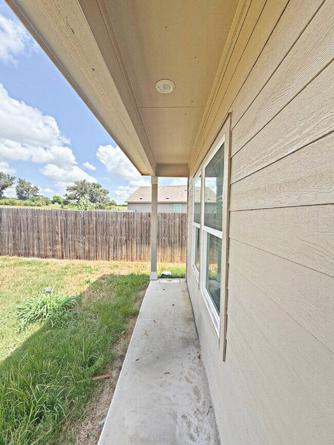 Building Photo - 12931 Rosemary Bnd