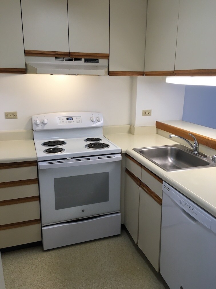 Building Photo - 5333 Likini St