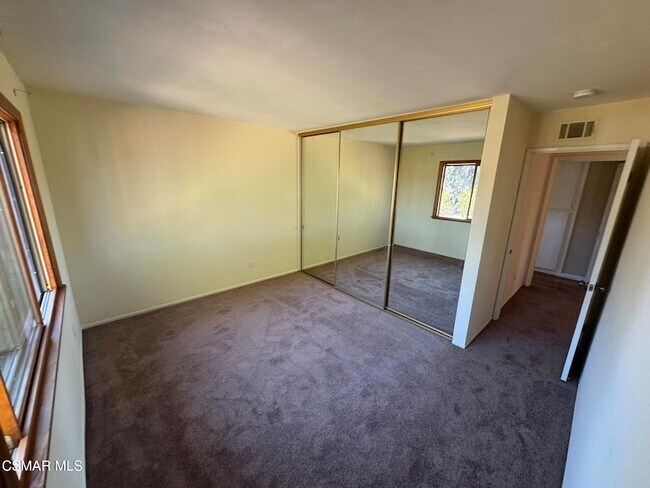 Building Photo - 576 Pinecliff Pl