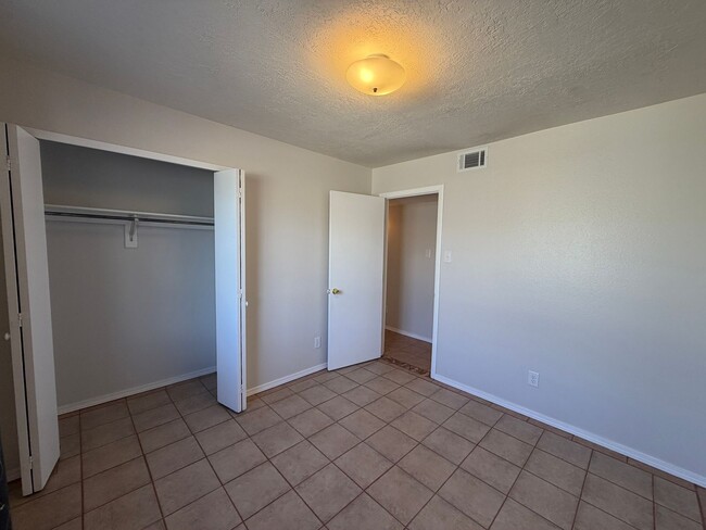 Building Photo - 5812 Brahma Dr NW