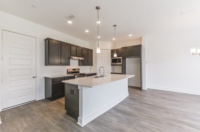 Building Photo - 10916 Keaton Landing Dr