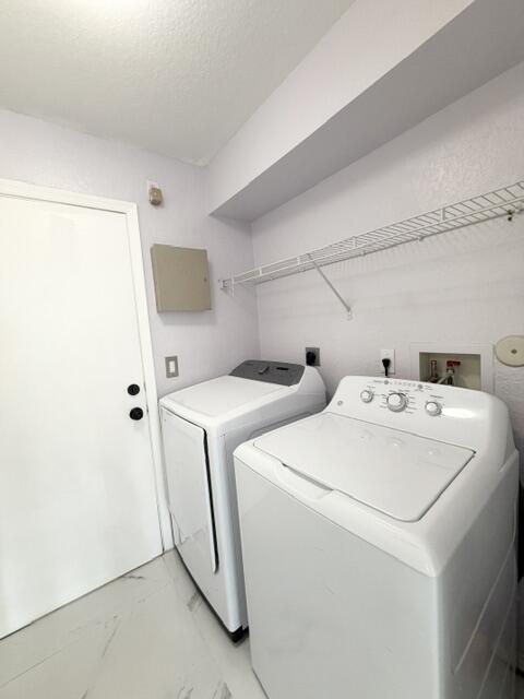 Building Photo - 5487 Queenship Ct
